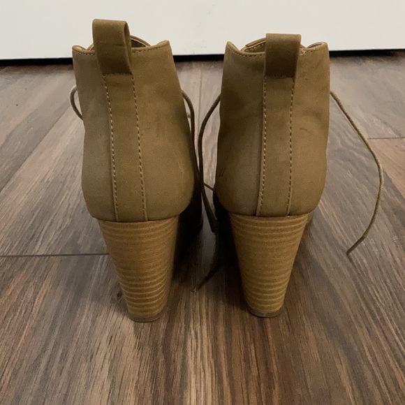 Cute lace up wedge booties - Picture 2 of 6